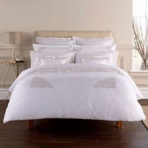 Christy Of England Hampton  Embroidered Duvet